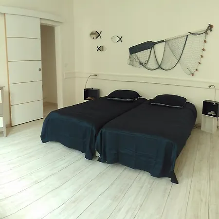 Escale En Vue - 3 - 150 M De La - * Fecamp